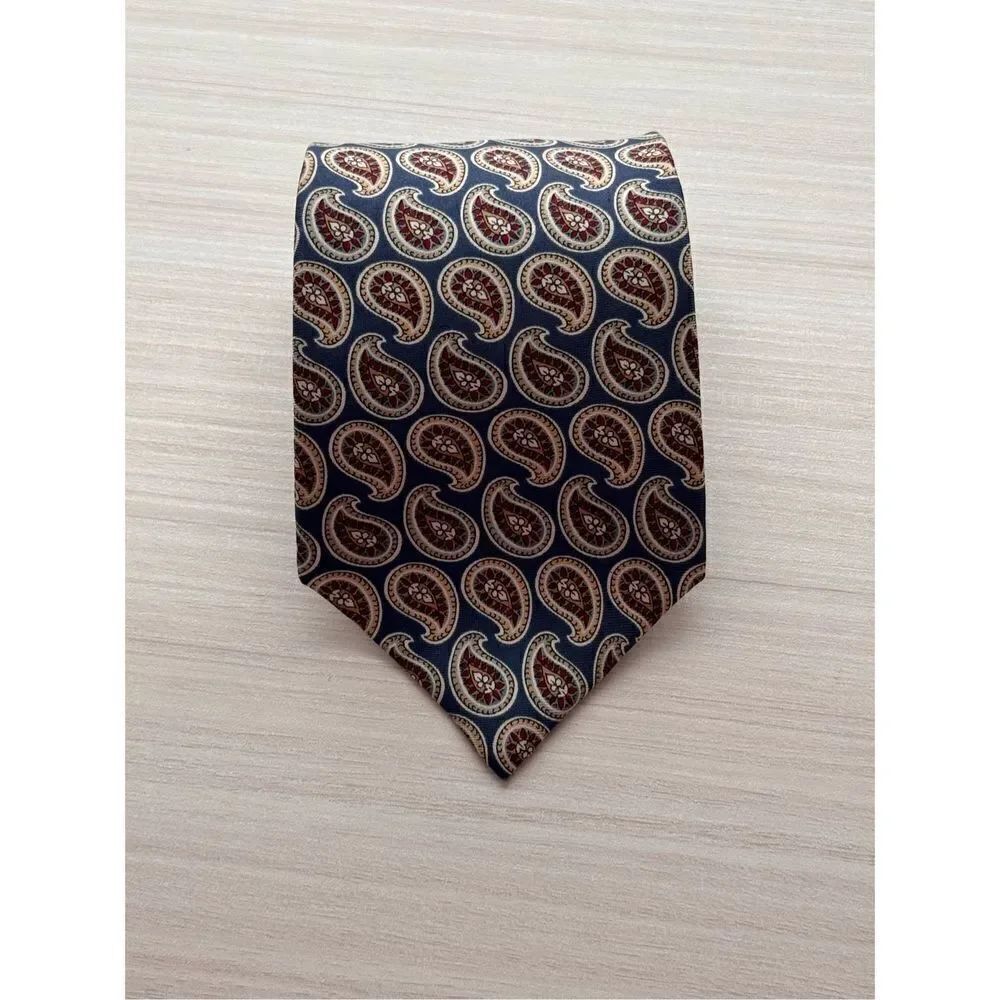 Gentlemens Club Paisley Silk Tie